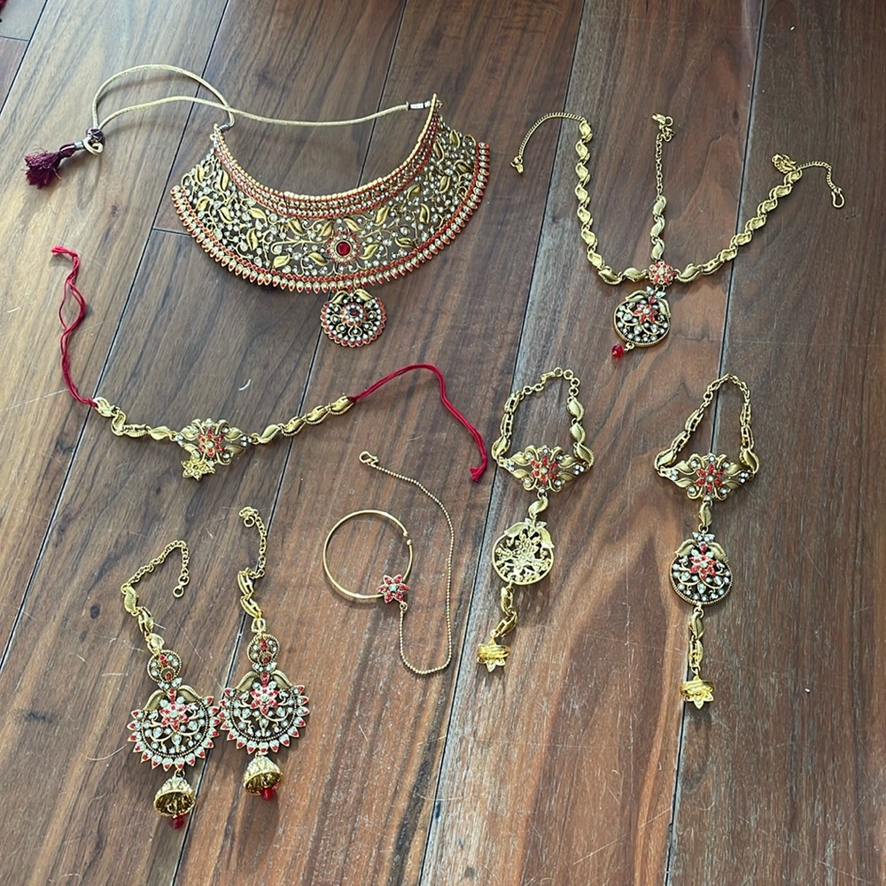 8-piece Indian wedding jewelry set earrings necklace